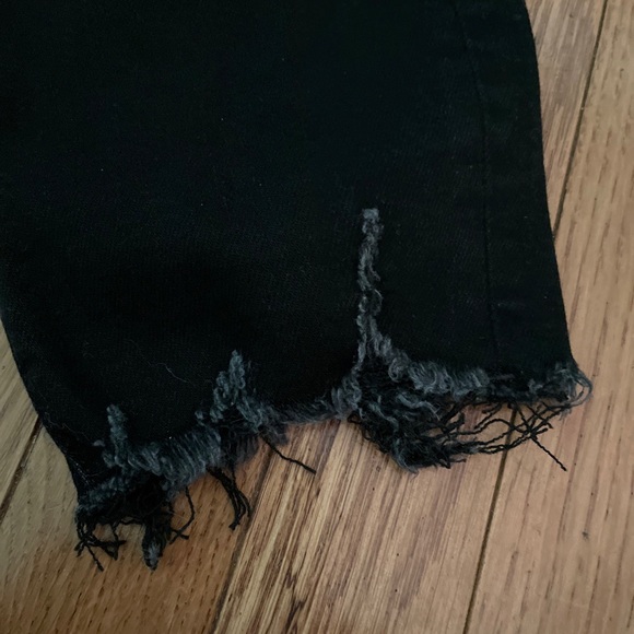 Good American High Rise Skinny Jeans Size 25 in Black Ripped Fray Hem - Picture 6 of 9